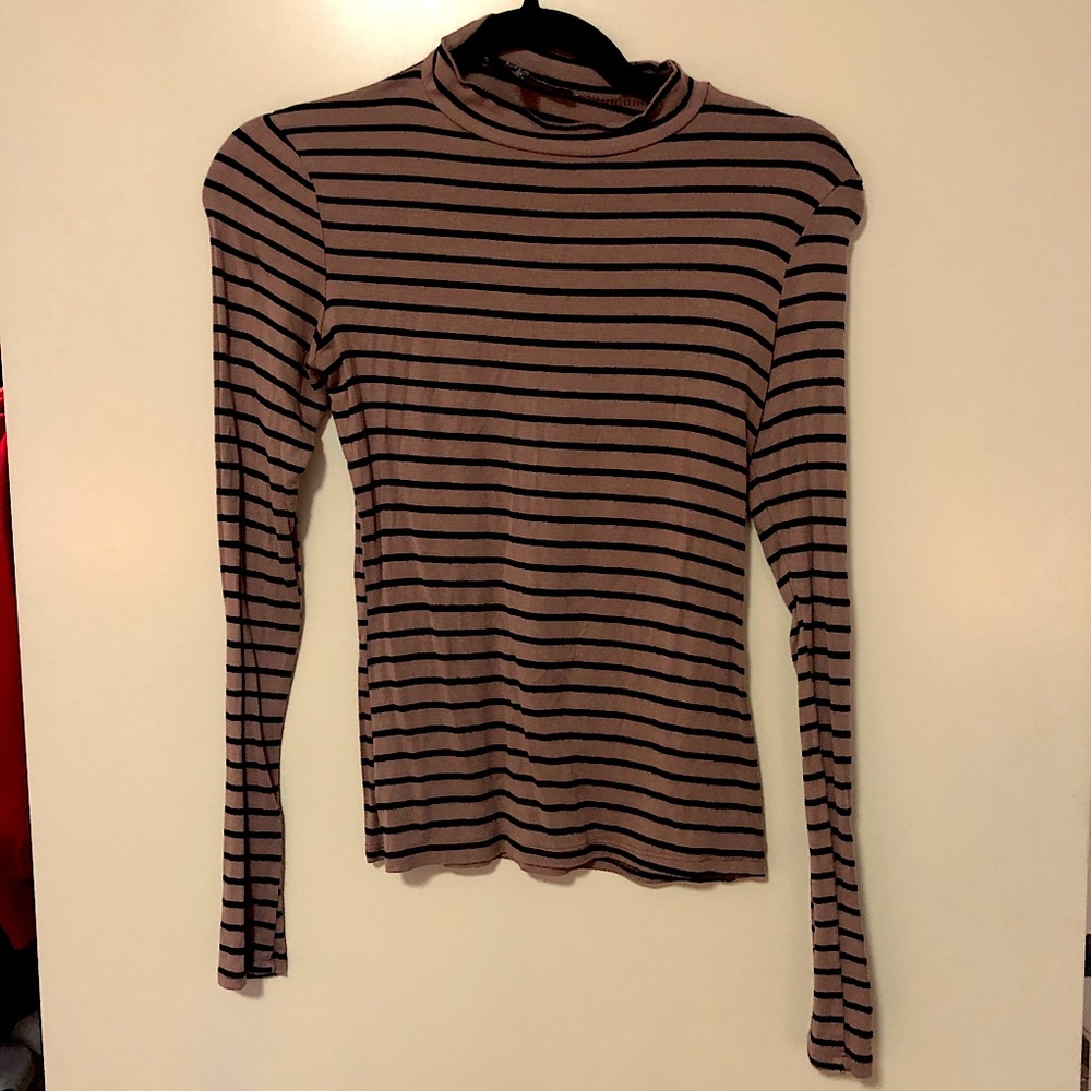 Lulus stripped mock neck shirt